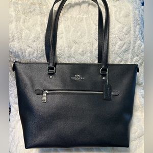 EUC BLACK COACH TOTE WITH SILVER HARDWARE
